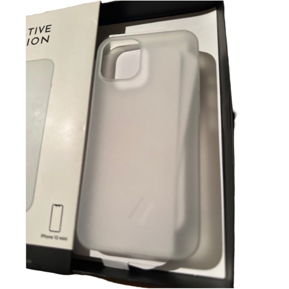 Native union iPhone 12 and iPhone 12 Pro clear case - Picture 2 of 3